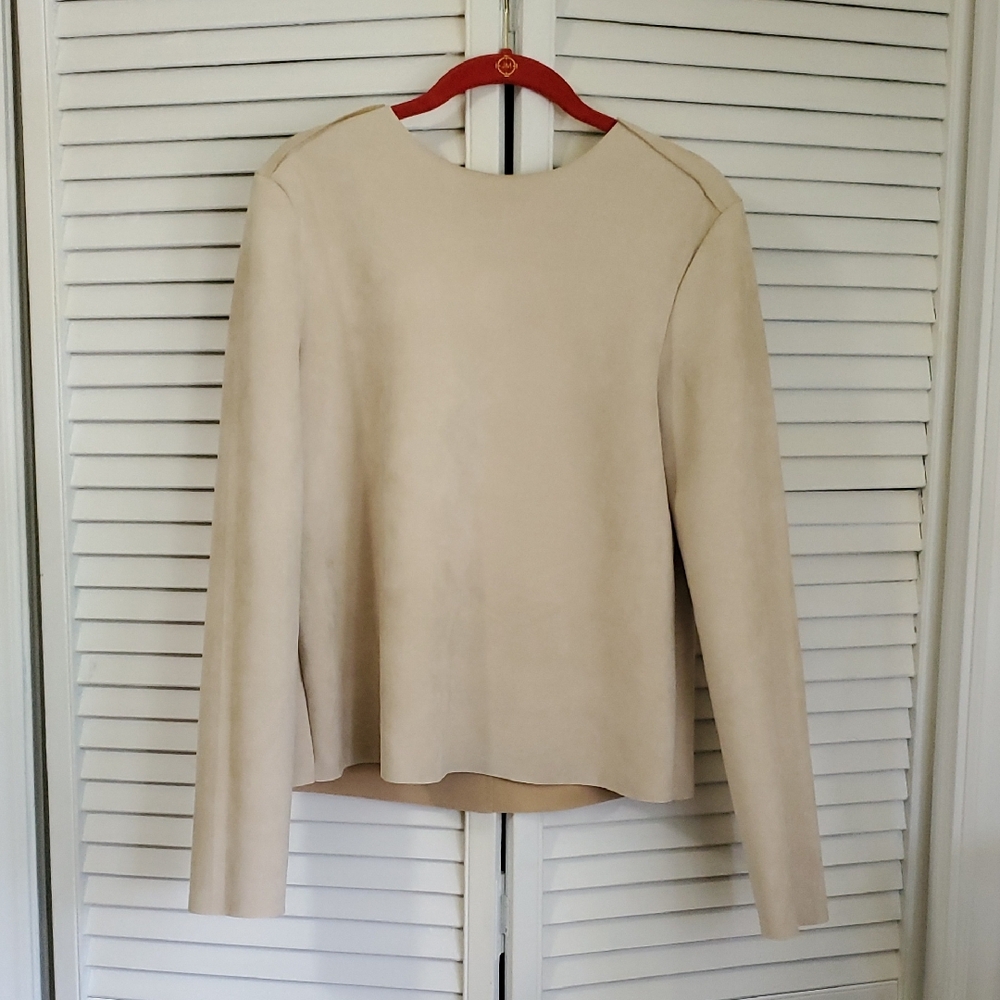 Elegant Cream Women's Top - Picture 2 of 8